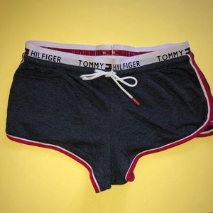 Tommy Hilfigure UO shorts